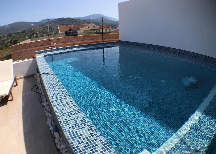 Metropolis House/villa With Garden & Pool-jacuzzi فيلة *