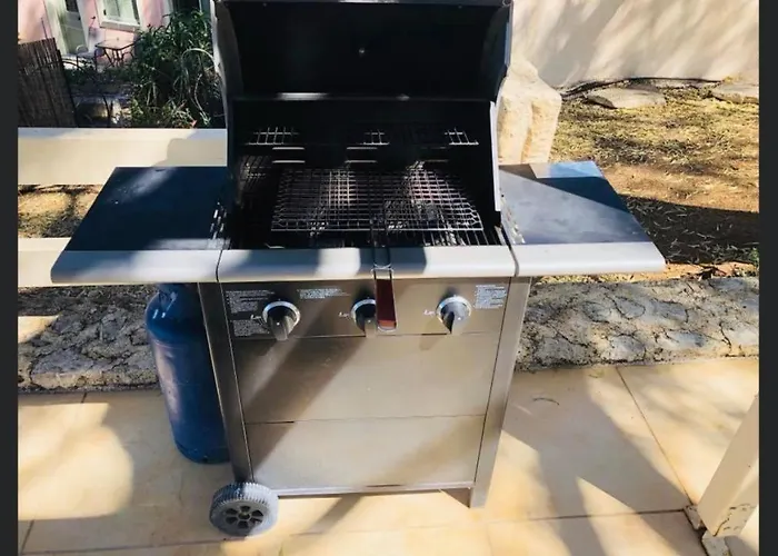 Metropolis House/villa With Garden & Pool-jacuzzi