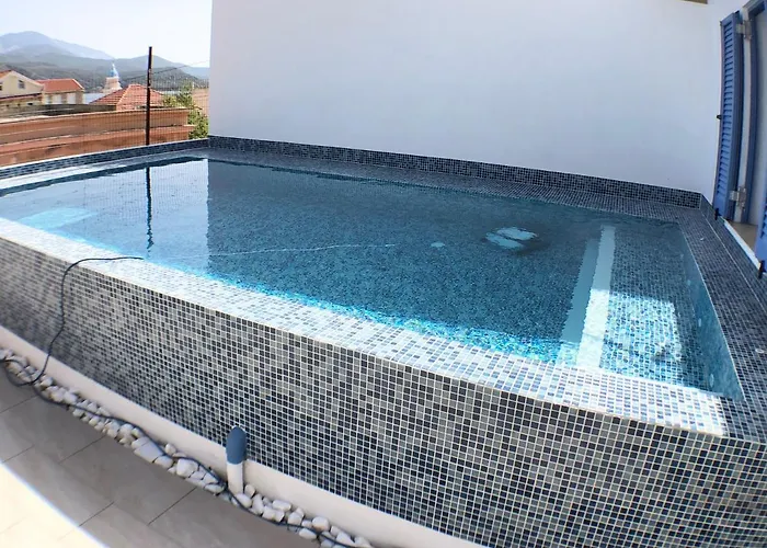 فيلة Metropolis House/villa With Garden & Pool-jacuzzi *