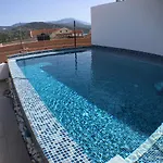 Metropolis House/villa With Garden & Pool-jacuzzi Villa *