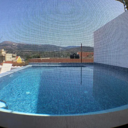 Metropolis House/villa With Garden&pool-jacuzzi Villa *