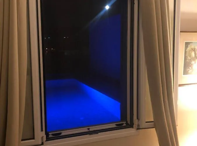 Vila Metropolis House/villa With Garden & Pool-jacuzzi