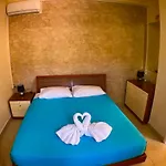 Metropolis House/villa With Garden & Pool-jacuzzi *