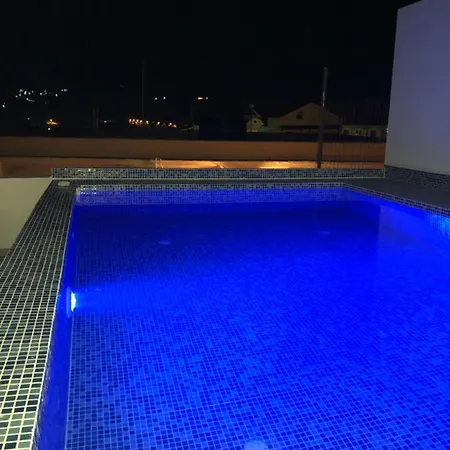 Metropolis House/villa With Garden & Pool-jacuzzi 别墅 阿尔戈斯托利翁